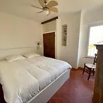 La Maison De Lily, Cosy Dans Le Vieux-hyeres, Parking Gratuit Ferienhaus Hyères
