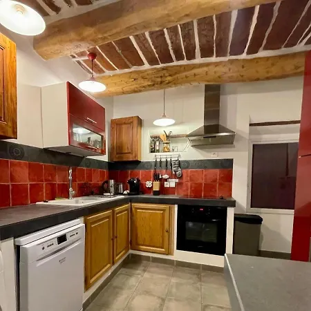 Hébergement de vacances La Maison De Lily, Cosy Dans Le Vieux-hyères, Parking Gratuit