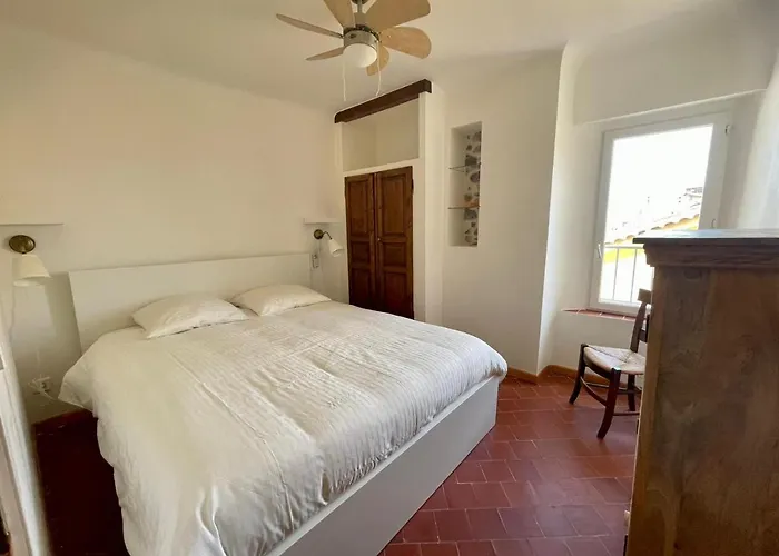 La Maison De Lily, Cosy Dans Le Vieux-hyeres, Parking Gratuit Holiday home Hyeres