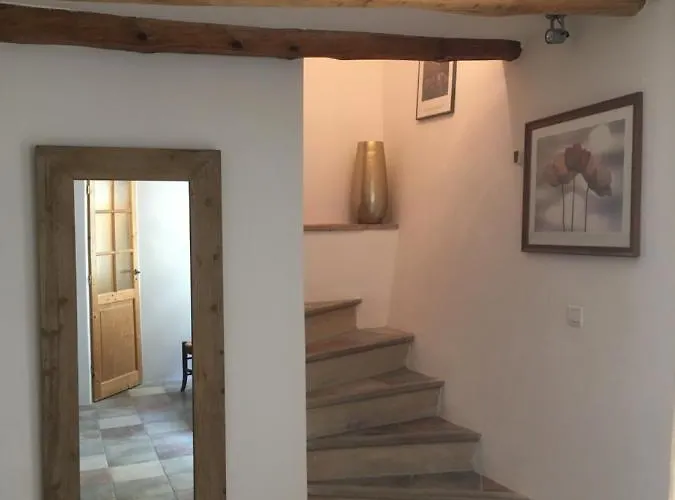 La Maison De Lily, Cosy Dans Le Vieux-hyeres, Parking Gratuit Holiday home Hyeres