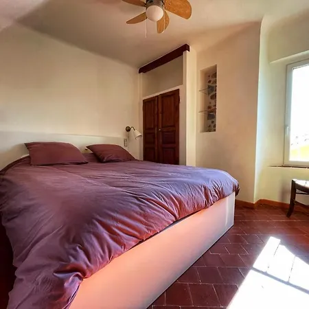 La Maison De Lily, Cosy Dans Le Vieux-hyeres, Parking Gratuit Holiday home Hyeres