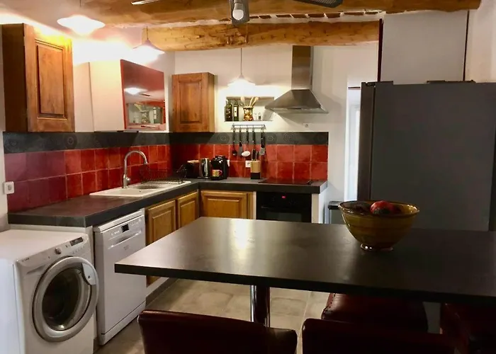 Σπίτι διακοπών La Maison De Lily, Cosy Dans Le Vieux-hyeres, Parking Gratuit Ιέρ