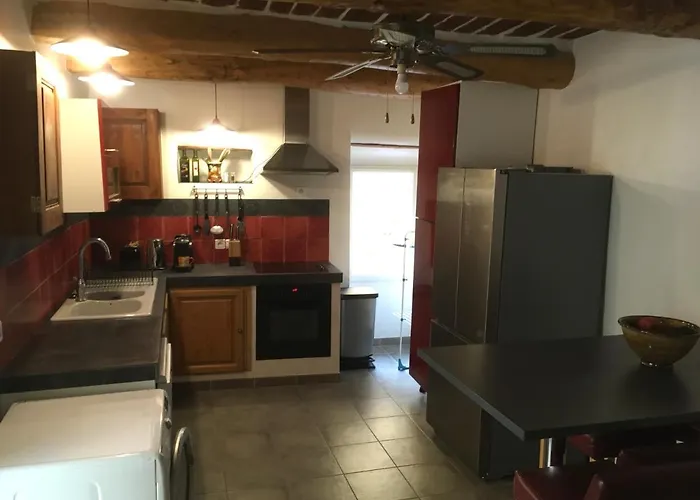 Σπίτι διακοπών La Maison De Lily, Cosy Dans Le Vieux-hyeres, Parking Gratuit *